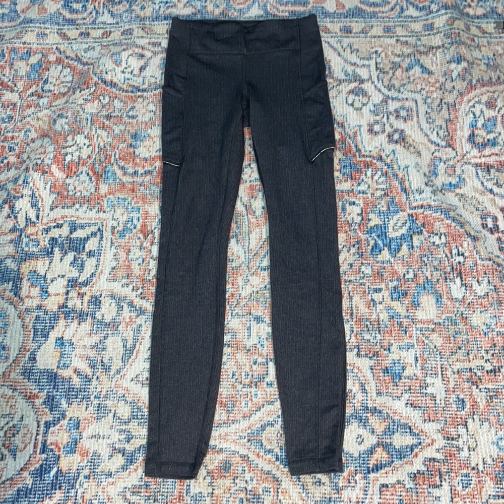 Lululemon Speed Up Tight 28” Luxtreme Variegated Knit Heathered Black SZ 4 EUC - Picture 4 of 5